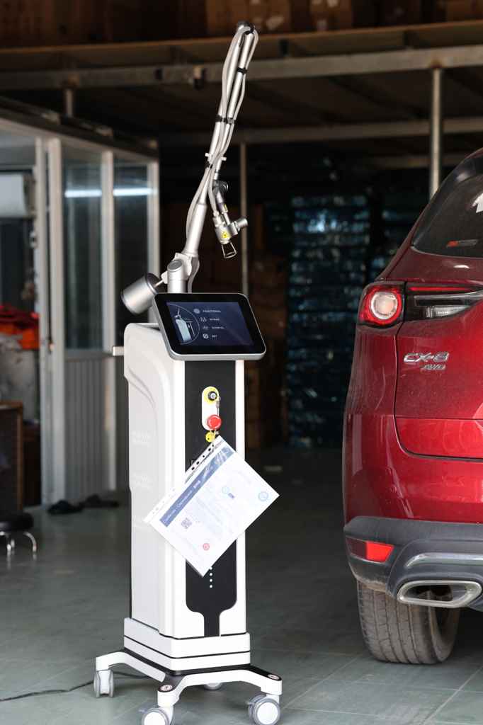 máy laser thẩm mỹ co2 fractional