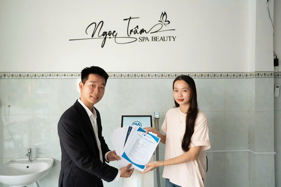 Ngọc Trâm Spa Ứng Dụng Máy Triệt Lông Diode Laser BM101